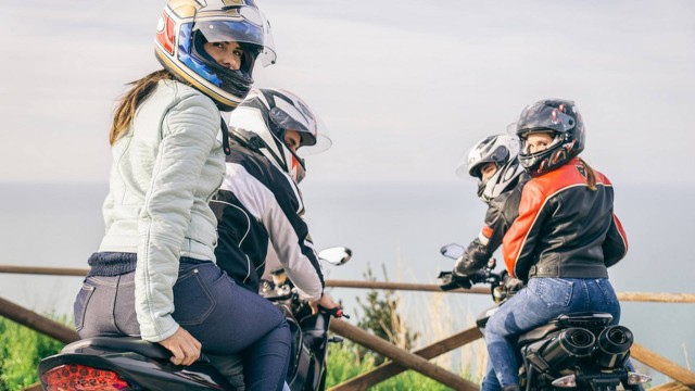 Dez equipamentos essenciais para andar de moto com segurança